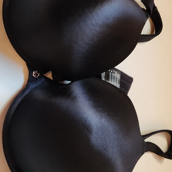 Bras - Picture 3 of 7
